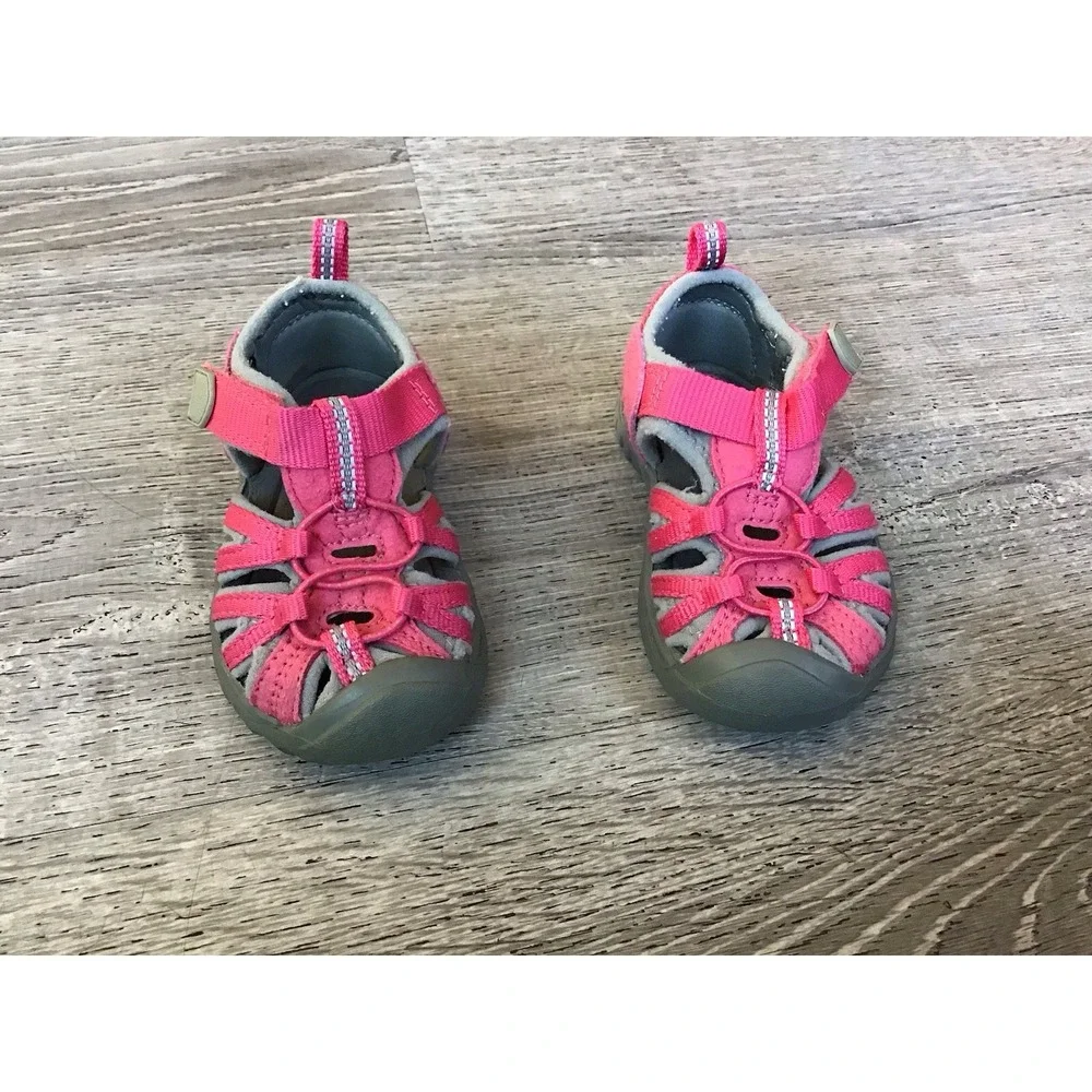 Keen Whisper Baby Girls Size 5 Slip On Water Shoes Sandals 1019213